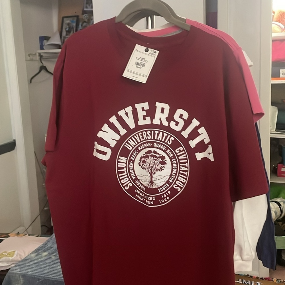 Men’s XL. NEW CHAMPION T SHIRT